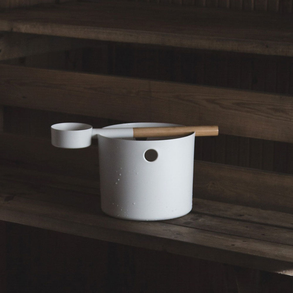 KOLO Sauna Set 1 Bucket and Ladle – White – view 2
