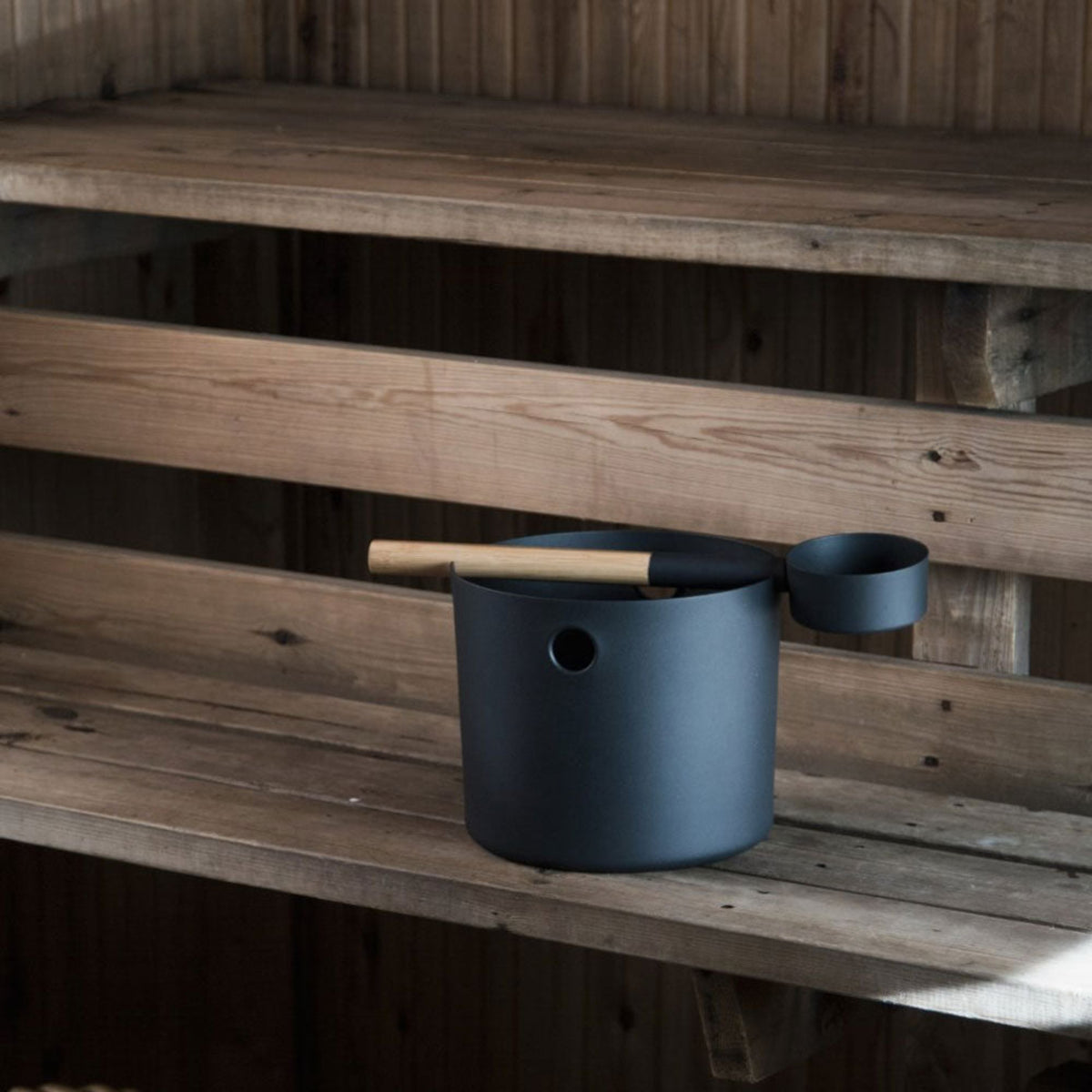 KOLO Sauna Set 1 Bucket and Ladle – Black – view 2