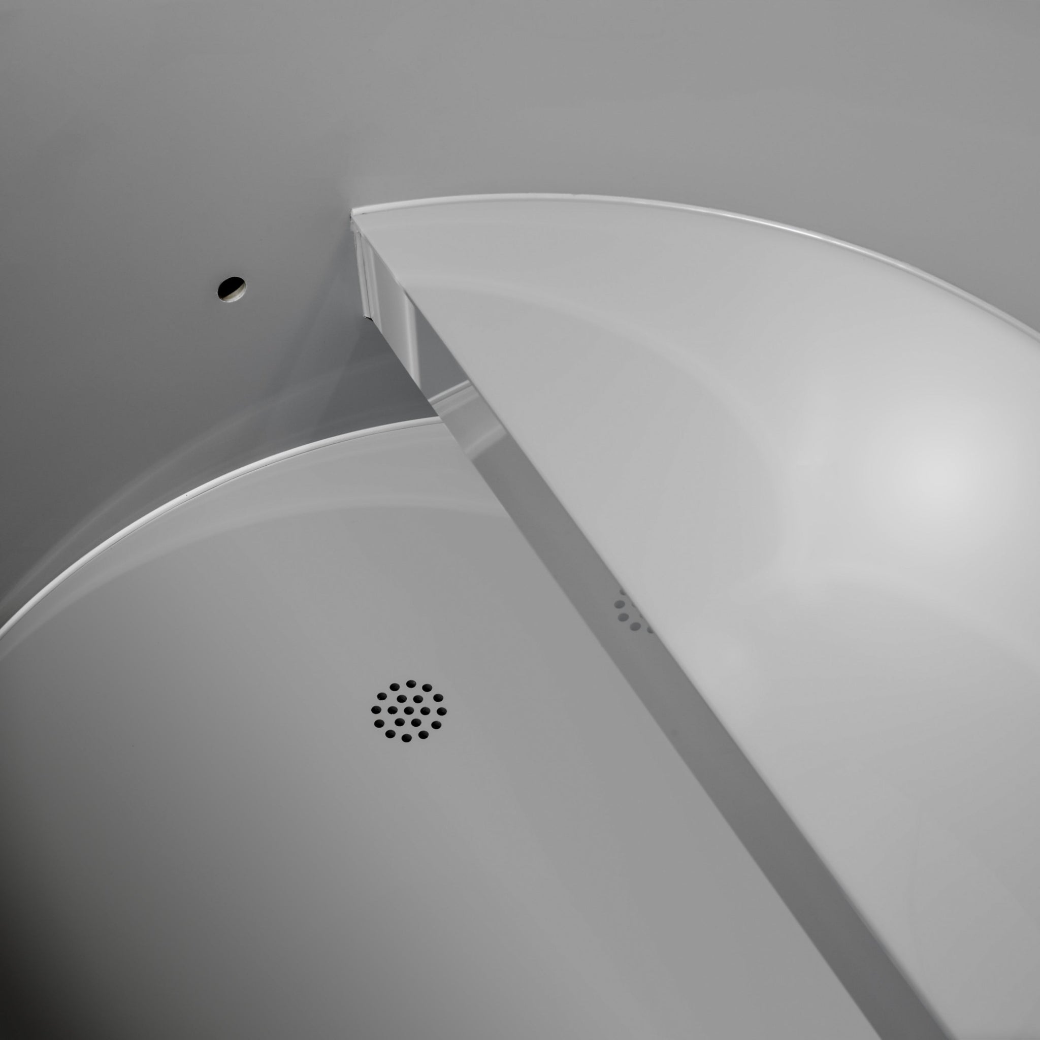 Dynamic Cold Therapy Barrel Cold Plunge | PVC Interior | Pacific Cedar Exterior